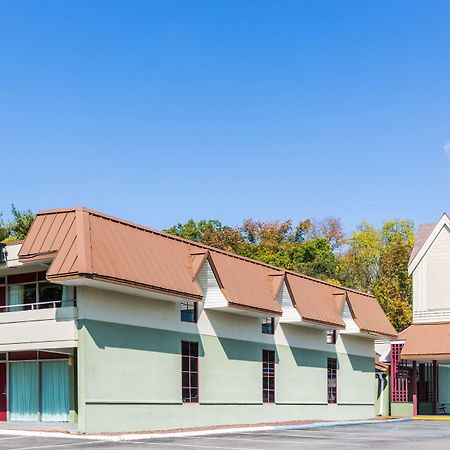 Days Inn East Stroudsburg Eksteriør bilde