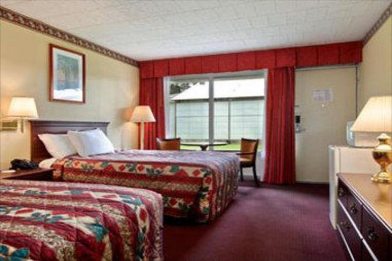 Days Inn East Stroudsburg Eksteriør bilde