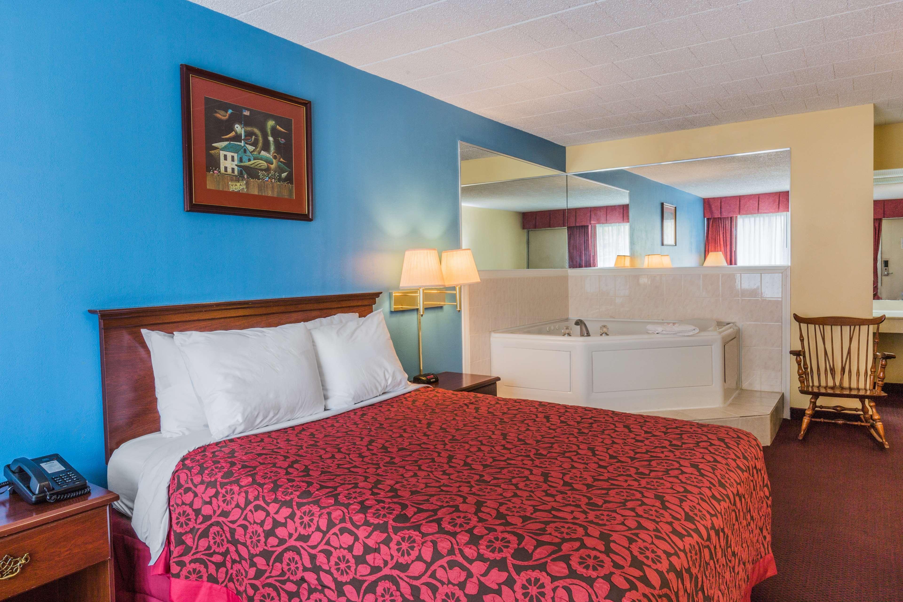Days Inn East Stroudsburg Eksteriør bilde