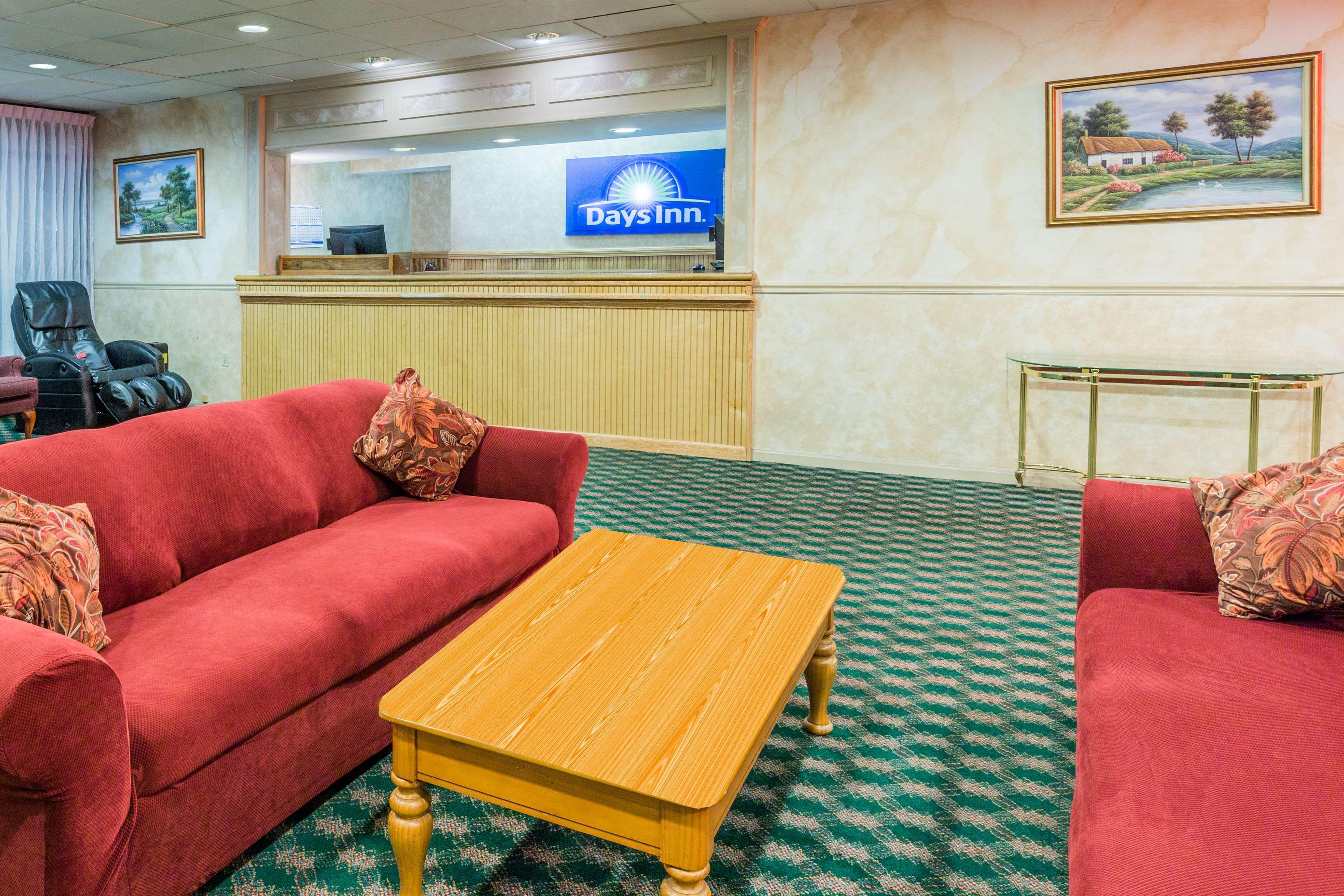 Days Inn East Stroudsburg Eksteriør bilde