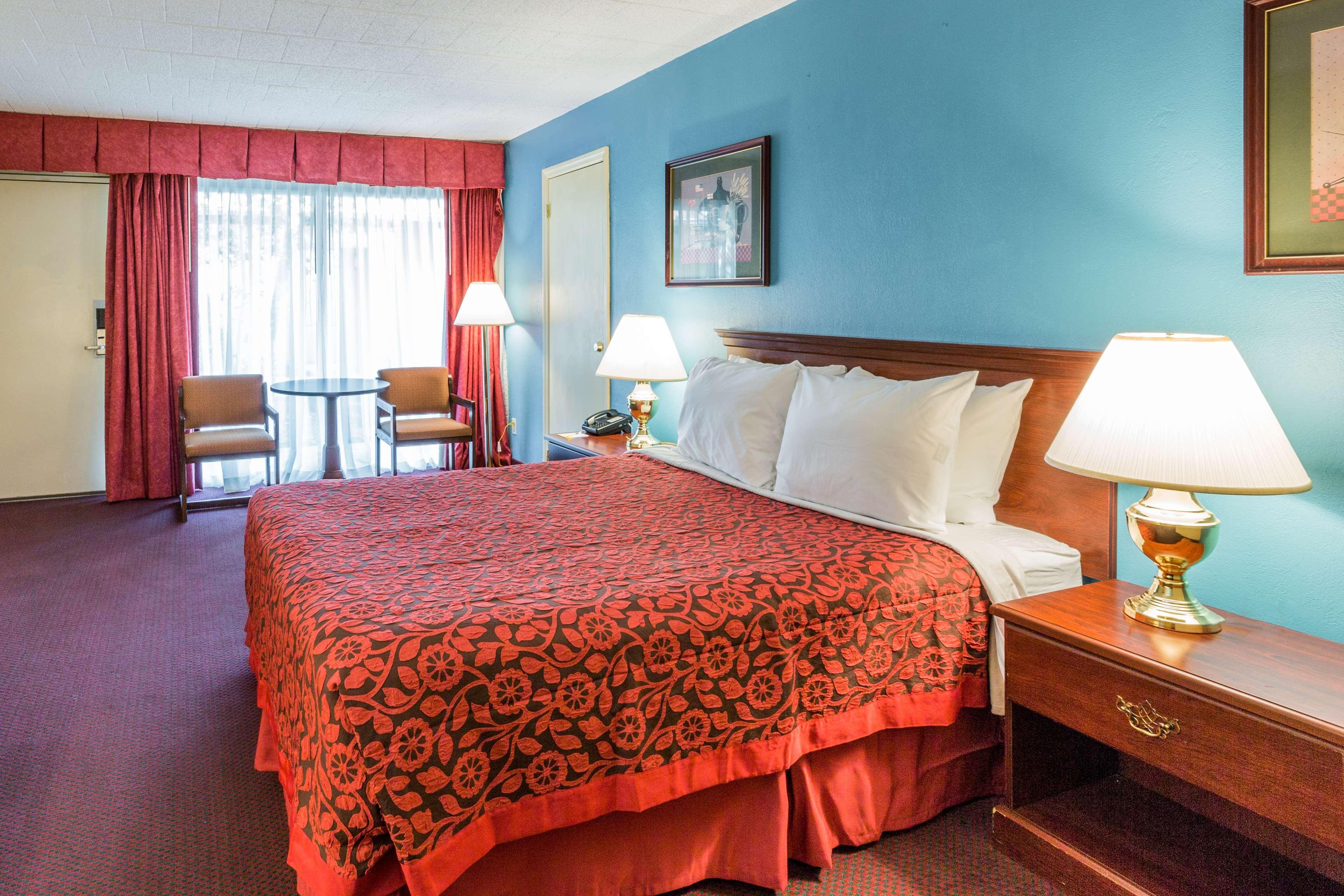 Days Inn East Stroudsburg Eksteriør bilde