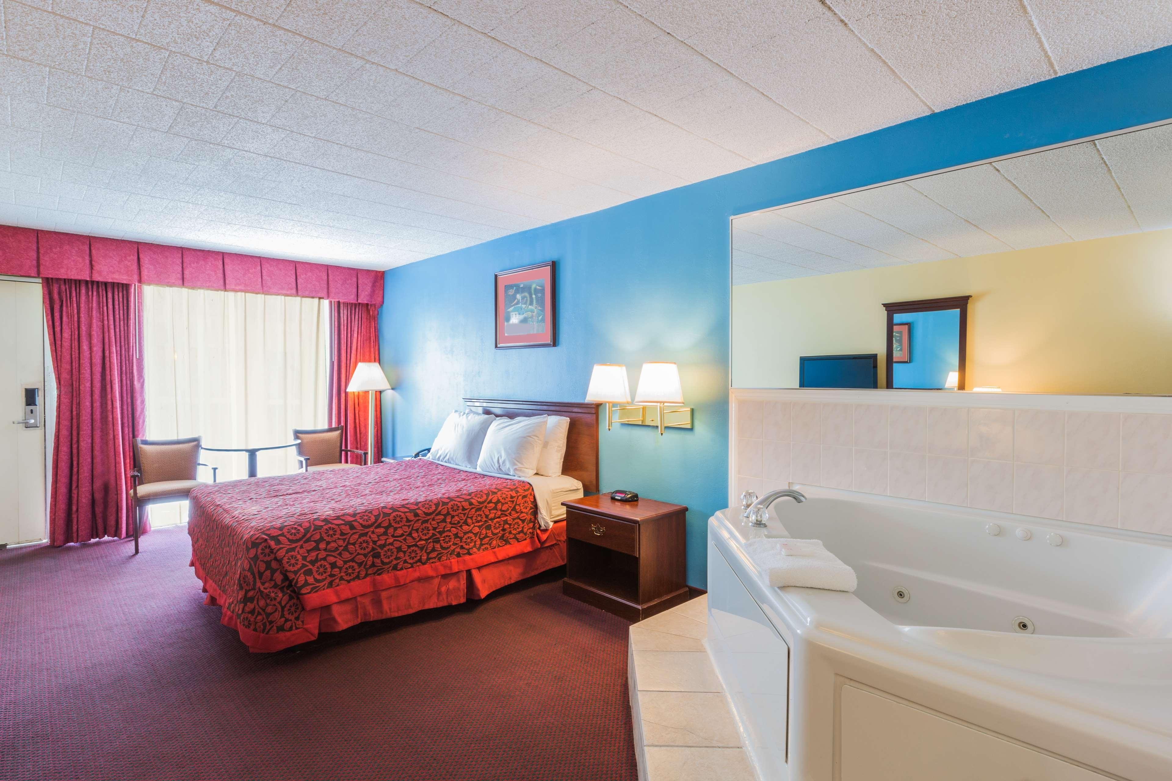 Days Inn East Stroudsburg Eksteriør bilde
